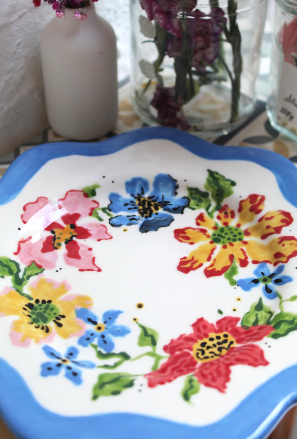 Large Flowers Decorative Plate